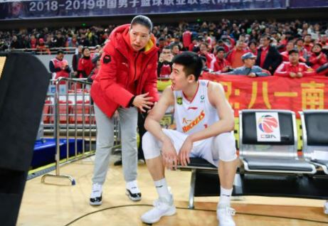 据透露，傅豪去年住在辽宁省篮球宿舍，只有正式的宣布加入。